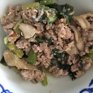 ひき肉と小松菜の炒め物